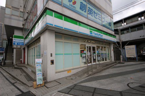 ファミリーマート横須賀汐入駅前店の画像