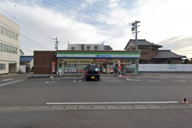 ファミリーマート小牧東新町店の画像