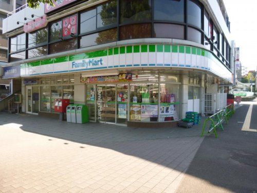 ファミリーマート弥生台駅前店の画像