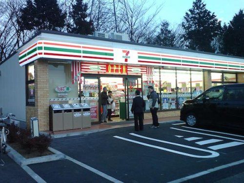 セブン‐イレブン 横浜下飯田駅前店の画像