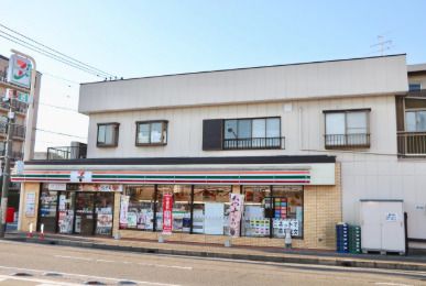 セブンイレブン 市川本塩店の画像