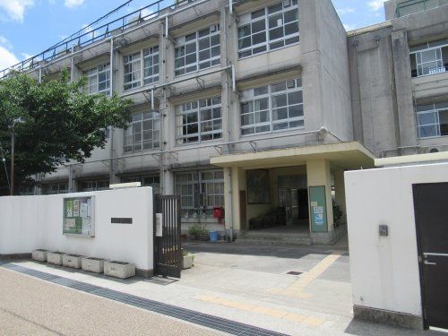 東大阪市立金岡中学校の画像
