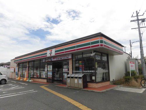 セブンイレブン堺土塔町店の画像