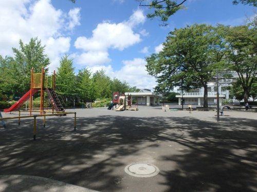 藤が丘駅前公園の画像