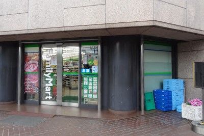 ファミリーマート青山ツインビル店の画像