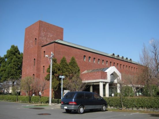 越谷市立図書館の画像