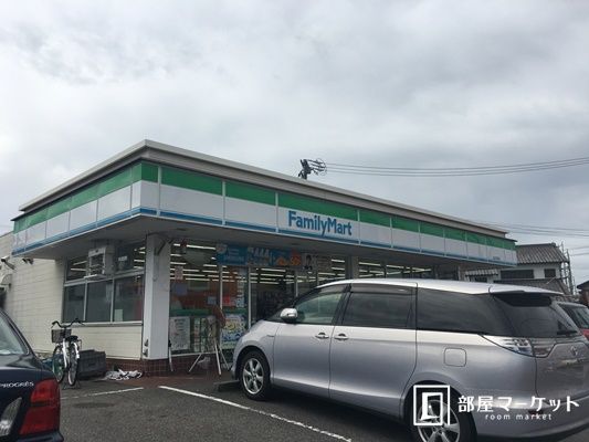 ファミリーマート 岩本宇頭店の画像