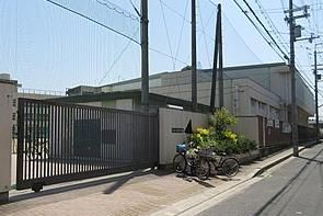 東大阪市立花園中学校の画像