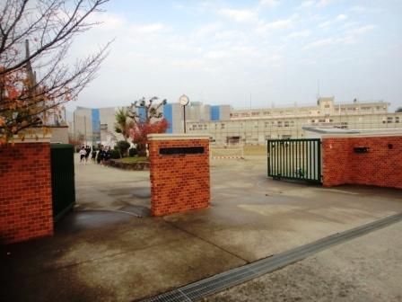 川西市立緑台中学校の画像