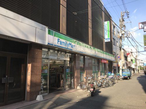 ファミリーマート新井薬師前駅南店の画像