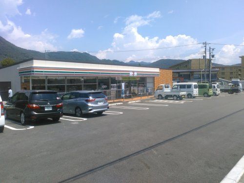 セブンイレブン甲府山宮町店の画像