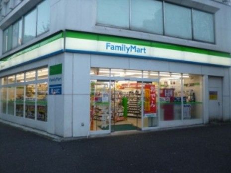 ファミリーマート御苑大通り店の画像