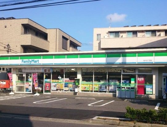 ファミリーマート桜川三丁目店の画像