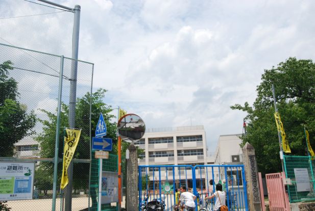 箕面市立 箕面小学校の画像