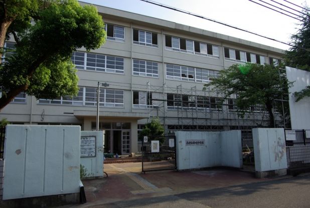 尼崎市立園田東中学校の画像