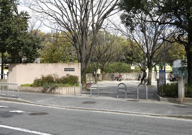 山科中央公園自由広場の画像