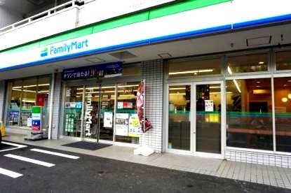 ファミリーマート横浜狩場町店の画像