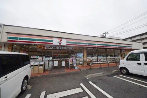 セブンイレブン 二俣川店の画像