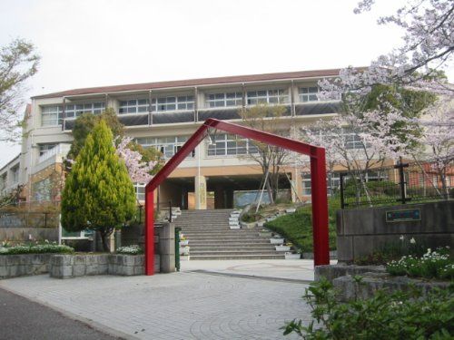 神戸市立美賀多台小学校の画像