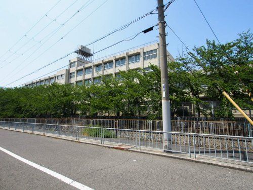 堺市立深井中央中学校の画像
