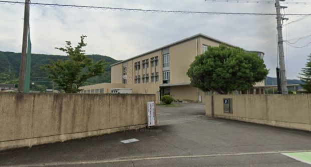 吉野川市立川島中学校の画像