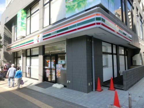 セブン-イレブン西八王子駅南口店の画像