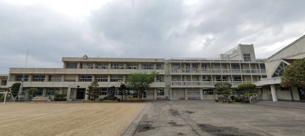 吉野川市立飯尾敷地小学校の画像