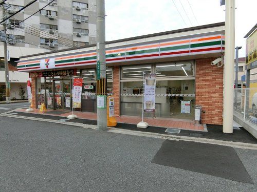 セブンイレブン堺津久野駅前店の画像