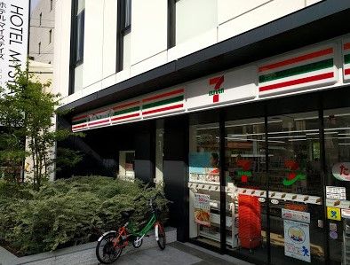 セブンイレブン 港区赤坂駅南店の画像
