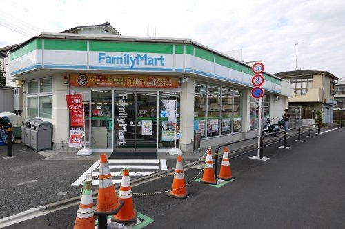 ファミリーマート 若木二丁目店の画像