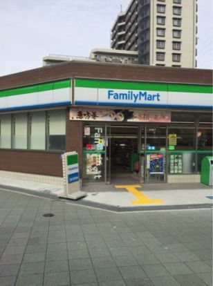 ファミリーマート 緑地公園駅東店の画像