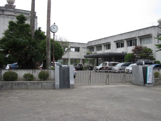徳島市立国府中学校の画像