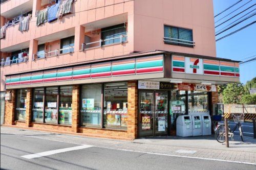 セブンイレブン 足立五反野駅前店の画像