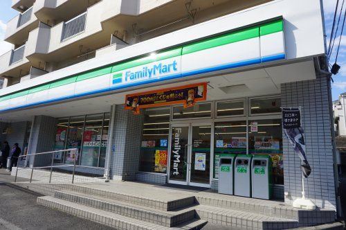 ファミリーマート横浜権太坂店の画像