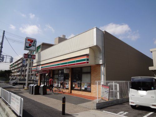 セブン-イレブン 宇治大久保旦椋店の画像