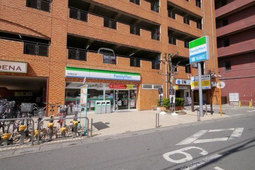 ファミリーマート 坂戸駅北口店の画像