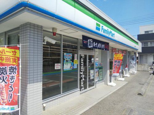 ファミリーマート 鶴ヶ島鶴ヶ丘店の画像