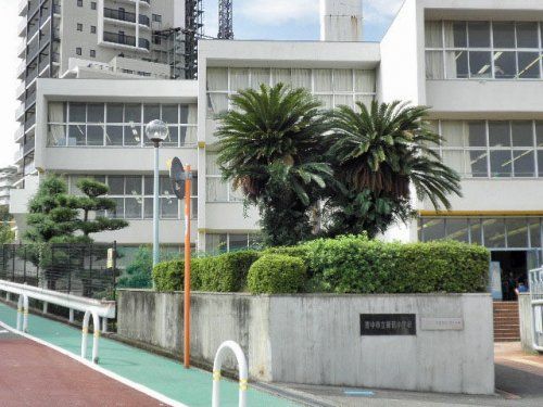 豊中市立新田小学校の画像