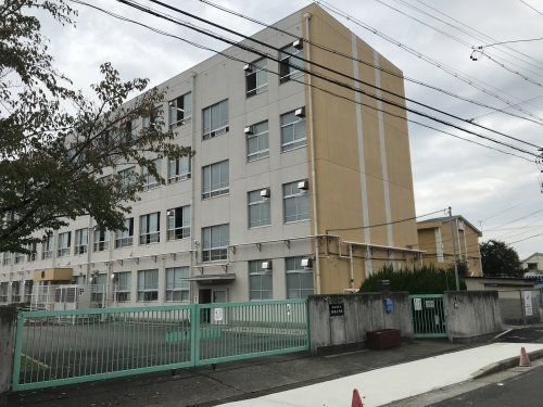 名古屋市立極楽小学校の画像