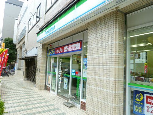 ファミリーマート 武蔵境駅前店の画像