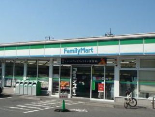 ファミリーマート調布緑ヶ丘店の画像