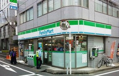 ファミリーマートいずみや高田店の画像