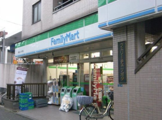 ファミリーマート坪田しらひげ店の画像