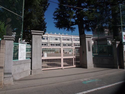 杉並区立桃井第三小学校の画像