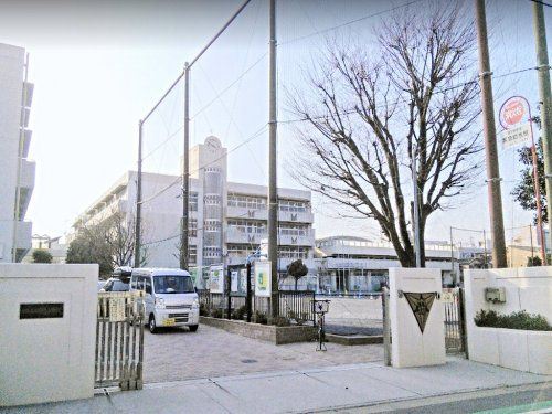 横浜市立市場小学校の画像