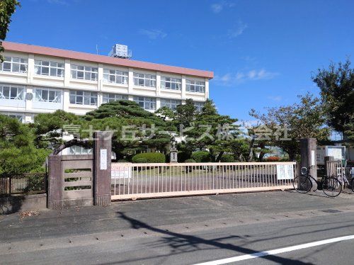 与進小学校の画像