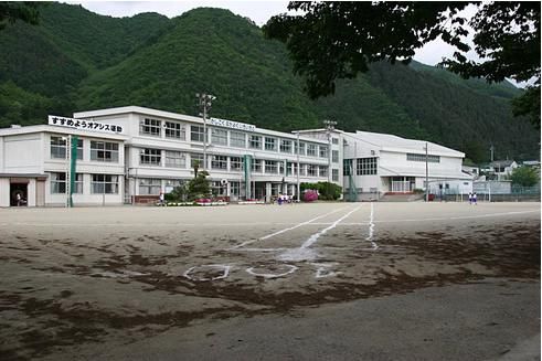 笛吹市立御坂東小学校の画像