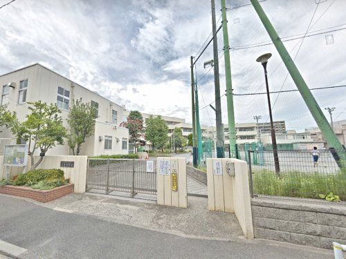 横浜市立鶴見中学校の画像