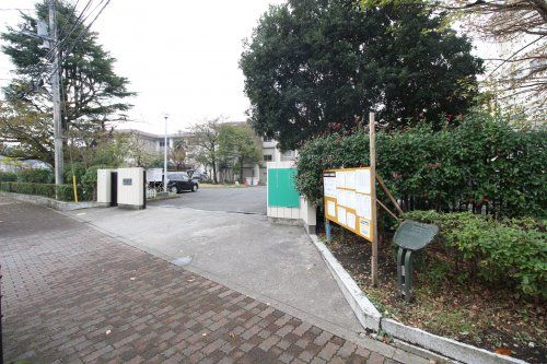 横須賀市立鶴久保小学校の画像