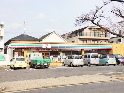 セブンイレブン 名古屋照が丘店の画像